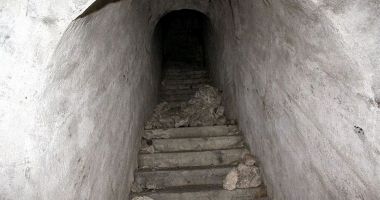 Stire din Actualitate : Emil Gânj s-ar putea ascunde sub pământ: Poliția investighează tuneluri militare din al Doilea Război Mondial