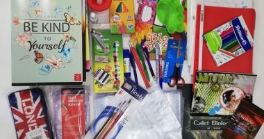 Stire din Social : La ce trebuie să fie atenți părinții când cumpără rechizite. Recomandările ANPC pentru noul an școlar