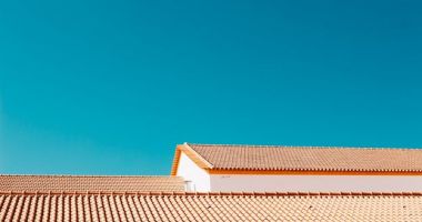 Stire din Actualitate : Care sunt componentele unui acoperiș? Informațiile de care ai nevoie dacă îți construiești prima casă
