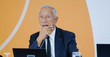Stire din Actualitate : Preşedintele Portugaliei îl acuză pe Donald Trump că favorizează Rusia