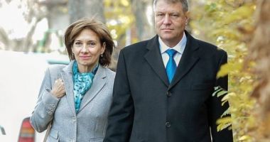 Stire din Actualitate : Soții Iohannis, somați de ANAF să elibereze un imobil din Sibiu şi să plătească un milion de euro