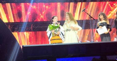 Piațeta Perla, arhiplină la finalul Festivalului Cântecului Popular Românesc - 9