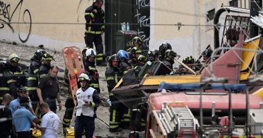 Stire din Actualitate : Anchetă după tragedia de la Lisabona, unde funicularul Gloria a deraiat