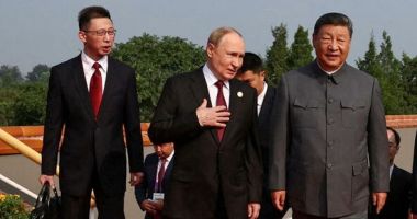 Stire din Actualitate : Putin şi Xi, surprinşi de un microfon rămas deschis în timp ce discutau despre transplanturi de organe şi viaţa la 150 de ani