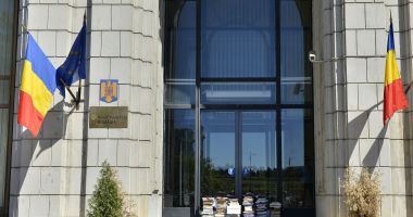 Stire din Economie : Ministerul Finanţelor a atras marţi 28 de milioane de lei de la bănci, suplimentar la licitaţiile de luni