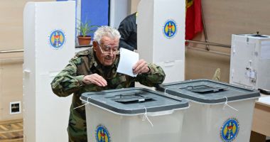Stire din Actualitate : Alegeri parlamentare în Republica Moldova / 23 de secţii de votare în 14 oraşe din România organizate pentru cetăţenii moldoveni