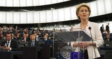 Stire din Actualitate : Parlamentul European dezbate în octombrie două moţiuni de cenzură împotriva preşedintei Comisiei Europene