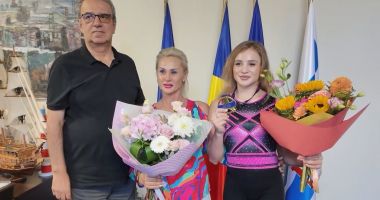 Stire din Sport : Sabrina Voinea, felicitată pentru medalia de aur de primarul Constanței