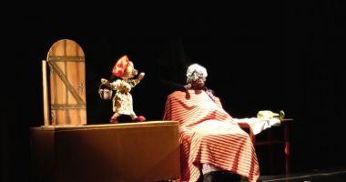 Stire din Cultură-Educație : Weekend cu povești: „Poveste cu... Scufița Roșie” animă Teatrul pentru Copii și Tineret