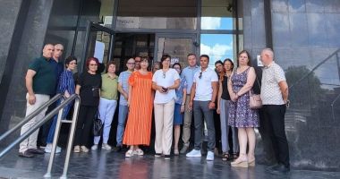 Stire din Economie : Sindicate: „ANAF nu trebuie desfiinţată, depolitizarea instituţiei se poate face imediat!”