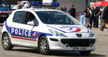 Stire din Actualitate : Profesoară de muzică înjunghiată în față de un elev de gimnaziu. Atacatorul a încercat să se sinucidă