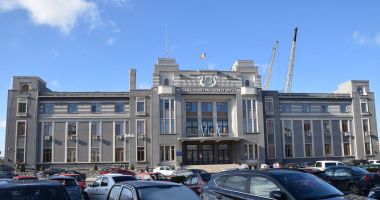 Stire din Economie : Administratorii Portului Constanţa se pregătesc să-şi prezinte raportul de activitate