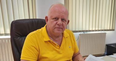 Stire din Politică-Administrație : Primarul Cristian Cîrjaliu a anunţat construirea unei noi geamii. Un consilier musulman s-a opus proiectului