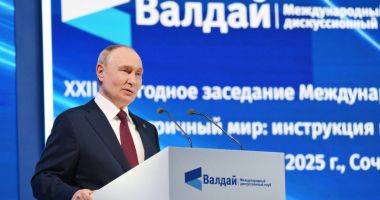 Stire din Actualitate : Vladimir Putin: „URSS şi Rusia au cerut să intre în NATO, dar au fost respinse”