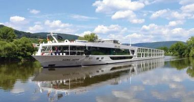 Stire din Economie : Nava fluvială "Scenic Jasper", în vizită de trei zile în Portul Constanța
