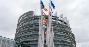 Stire din Actualitate : UE intenţionează să limiteze libertatea de circulaţie a diplomaţilor ruşi în interiorul blocului comunitar