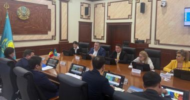 Stire din Economie : Mihai Daraban: „Expertiza operatorilor din Constanţa, recunoscută de partenerii kazahi şi chinezi”