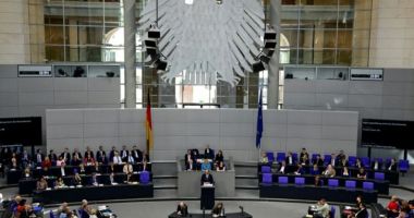 Stire din Actualitate : Germania respinge o lege care facilita dobândirea cetăţeniei
