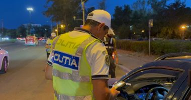 Stire din Eveniment : Acțiuni ale polițiștilor constănțeni pentru menținerea ordinii publice și prevenirea accidentelor rutiere