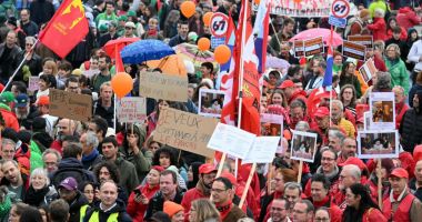 Stire din Actualitate : Manifestaţie de amploare la Bruxelles împotriva tăierilor bugetare pregătite de guvernul belgian