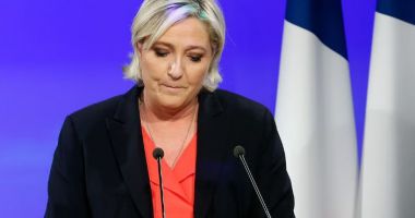 Stire din Actualitate : Recursul declarat de Marine Le Pen împotriva interdicţiei de a fi aleasă, respins