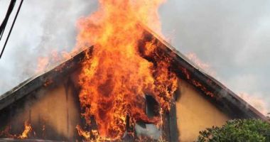 Stire din Eveniment : UPDATE Intervenție de urgență la Eforie Nord. O locuință a fost cuprinsă de flăcări