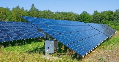 Stire din Economie : Bursă, producție fotovoltaică, inflație. INFO economic