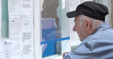 Stire din Social : Vești bune pentru pensionari! Vârstnicii cu venituri mici vor primi un ajutor financiar, de Crăciun