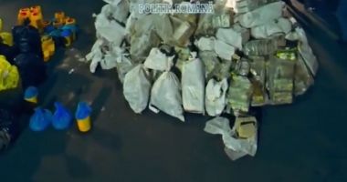Stire din Eveniment : Patru tone de droguri, distruse de Poliția Română