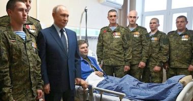 Stire din Actualitate : Vladimir Putin îndeamnă Kievul să contacteze batalioanele ucrainene încercuite pentru a se preda