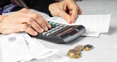 Stire din Actualitate : Românii pot ieși mai devreme la pensie, chiar și fără penalizare. Ce condiții trebuie îndeplinite