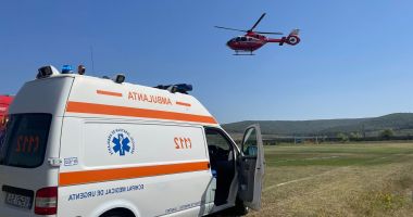 Stire din Eveniment : UPDATE Accident rutier la ieșirea din Constanța spre Valu lui Traian. Două persoane au fost rănite