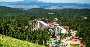 Stire din Economie : Numărul tichetelor de vacanță, în scădere dramatică. Turiștii români preferă destinații externe