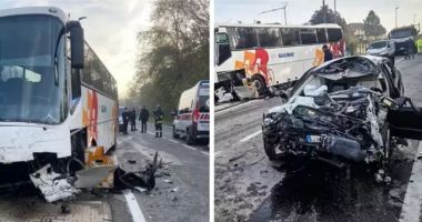 Stire din Actualitate : Un român de 33 de ani, a murit după ce a intrat cu mașina într-un autobuz plin cu elevi