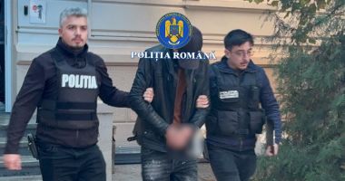 Stire din Eveniment : Jaf într-un magazin de pe bulevardul Tomis. Trei suspecți sunt aduși în fața instanței