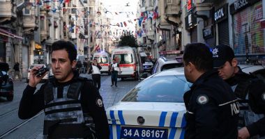 Stire din Actualitate : Doi români au fost răniţi într-un atac armat în Istanbul. Anunţul MAE