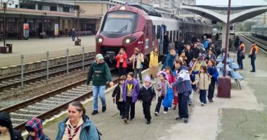Stire din Economie : CFR: Cercetașii constănțeni, lecție de istorie feroviară în Gara Constanța