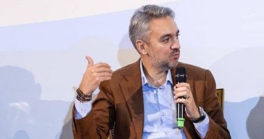 Stire din Economie : George Niculescu (ANRE): „Apar oferte din ce în ce mai atractive pentru consumatorii de energie electrică“