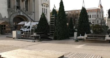 Stire din Social : Constanța îmbracă haine de sărbătoare. Pregătirile pentru Târgul de Crăciun sunt în toi