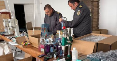 Stire din Economie : ANAF a descoperit o fabrică neautorizată de dispozitive electronice de vapat