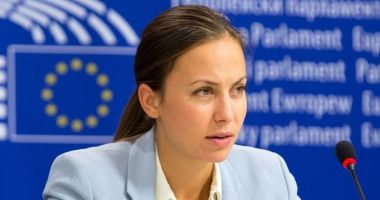 Stire din Actualitate : Europarlamentarul Eva Maydell: „Bulgaria are totul pentru a începe crearea de modele AI pentru companii“