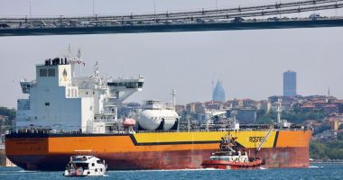 Stire din Actualitate : Kremlin: India va continua să cumpere petrol rusesc pentru a-și asigura propriile interese economice