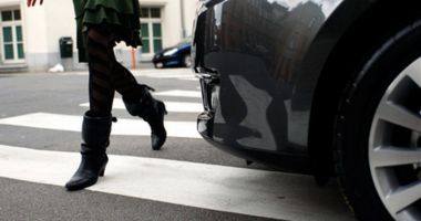 Stire din Eveniment : Tânără de 17 ani, accidentată pe trecerea de pietoni în Constanța