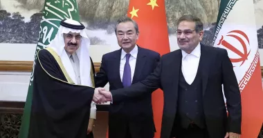 Stire din Actualitate : Ministrul de externe chinez, turneu în Emiratele Arabe, Arabia Saudită și Iordania
