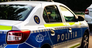 Stire din Eveniment : Tânăr de 18 ani, găsit mort în casă de mama sa după o petrecere