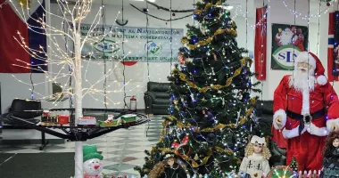 Stire din Economie : Navigatorii membri de sindicat, așteptați să își ridice cadourile de Crăciun pentru copii