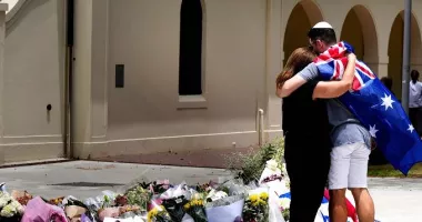 Stire din Actualitate : Premierul Anthony Albanese: „Atacul de la Sydney pare motivat de ideologia Statului Islamic“