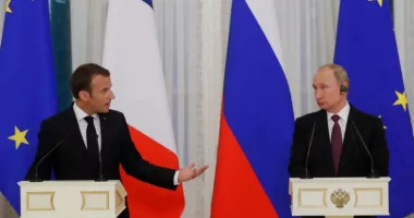 Stire din Actualitate : Kremlinul susține că Putin este pregătit de dialog cu Macron