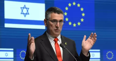 Stire din Actualitate : Ministrul de externe israelian le cere evreilor din țările occidentale să se stabilească în Israel