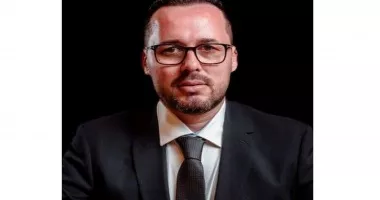 Stire din Politică-Administrație : Consilierul Cosmin Trușcă demisionează! „Nu pot asista la blocarea dezvoltării Mangaliei”